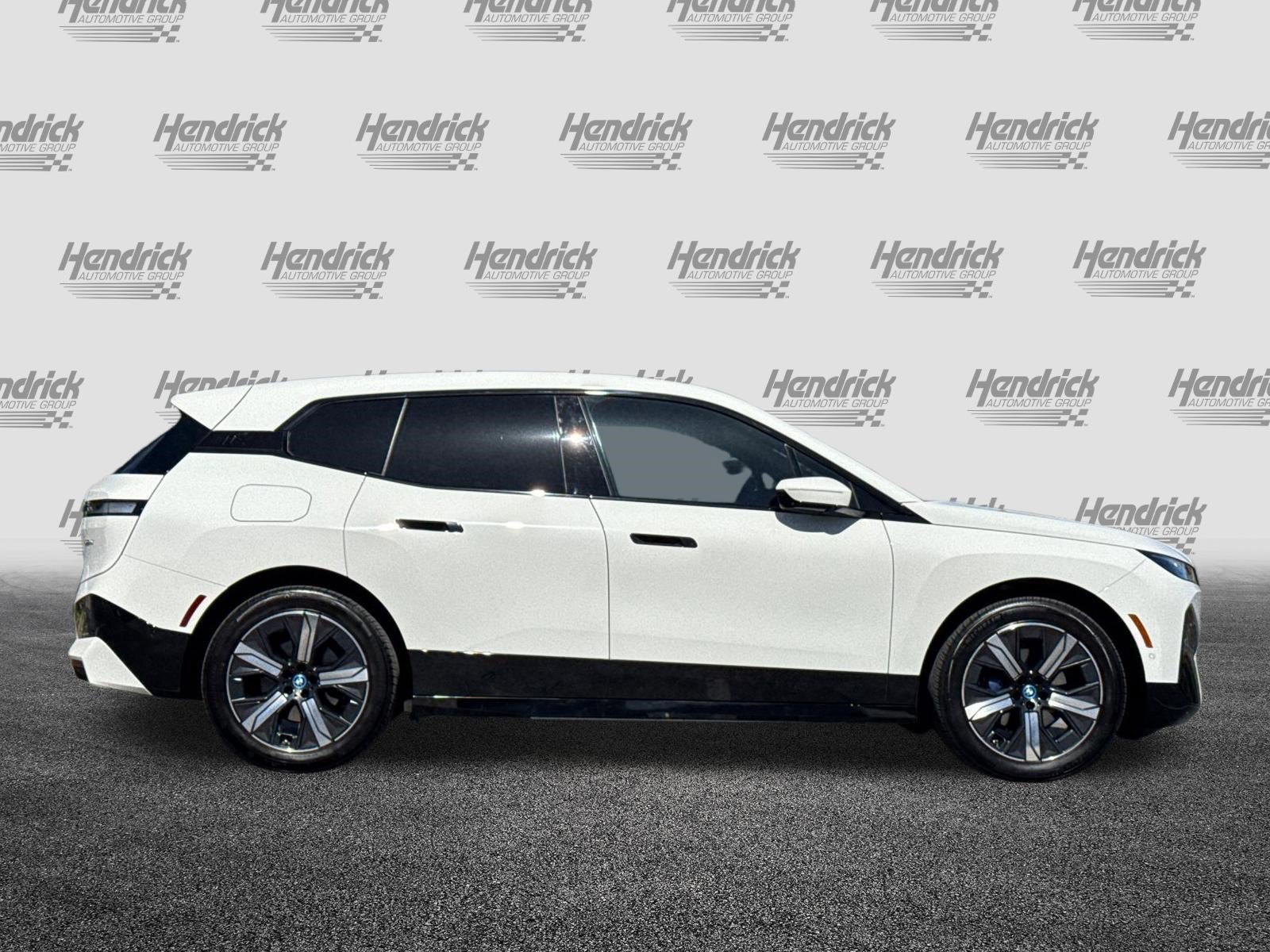 Used 2024 BMW iX xDrive50 w/ Sport Package AWD/4WD image 3