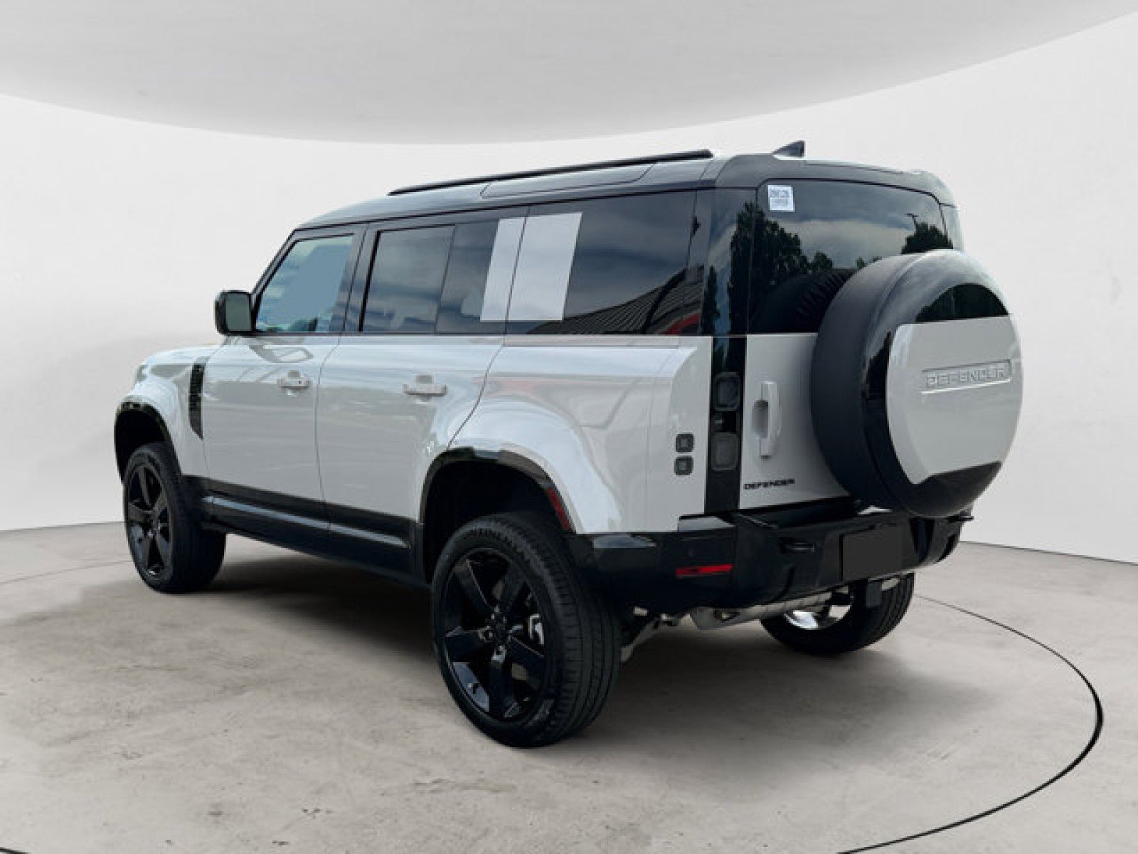 New 2026 Land Rover Defender 110 X-Dynamic SE AWD/4WD image 6
