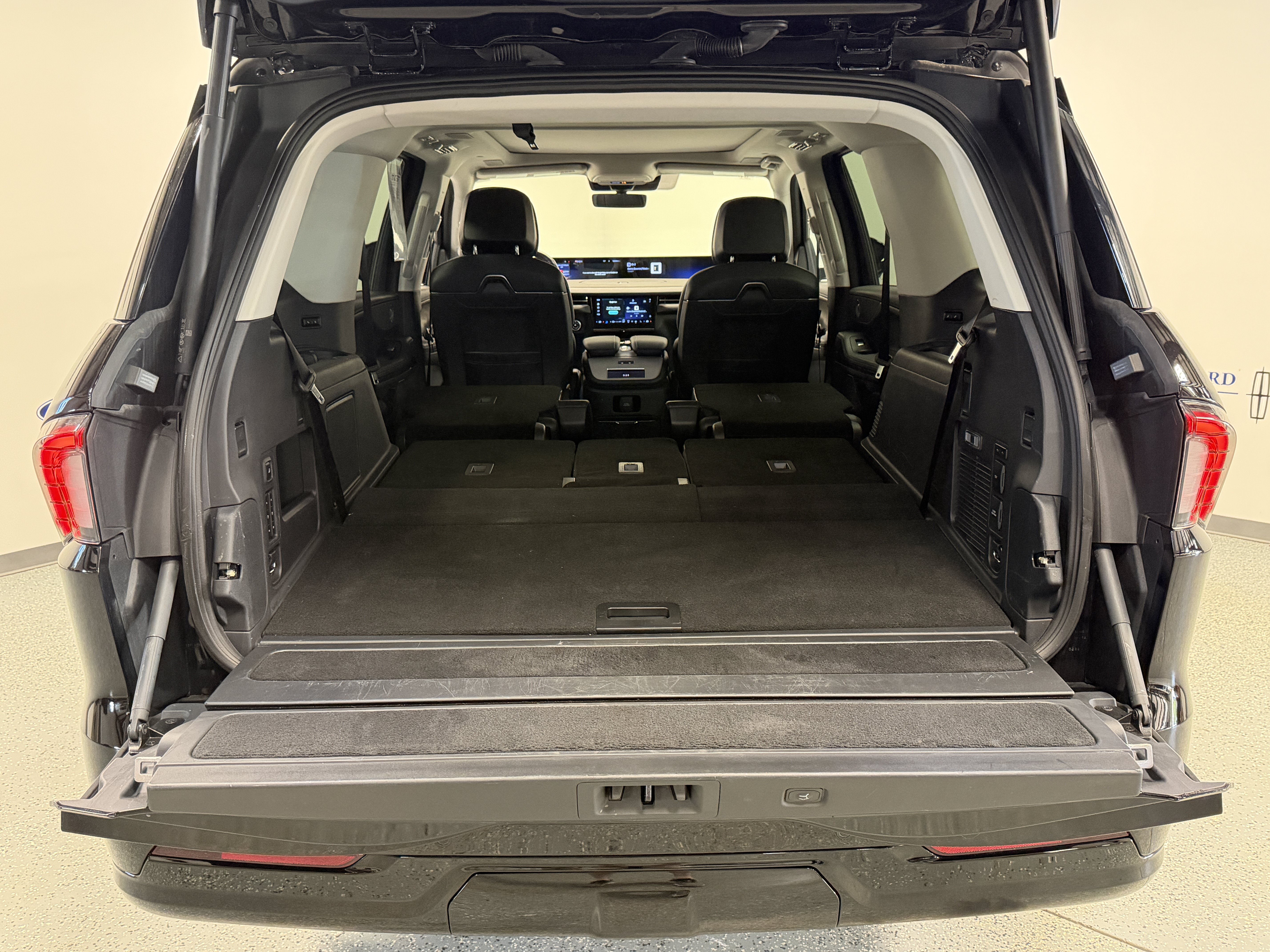 Used 2025 Lincoln Navigator Reserve AWD/4WD image 31