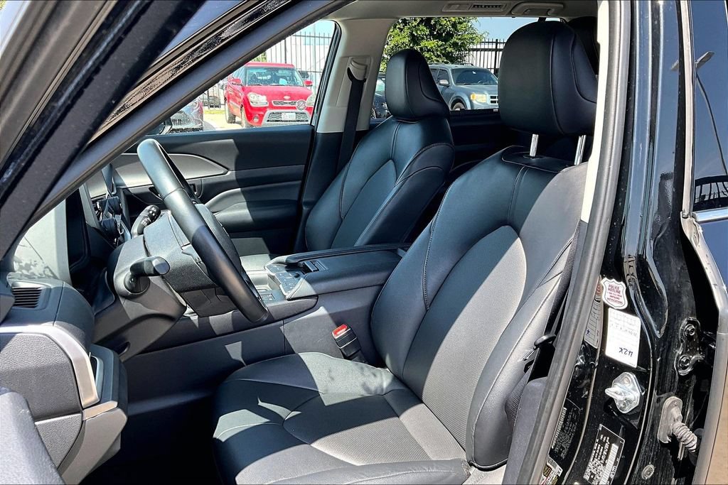 Used 2025 Toyota Grand Highlander AWD image 28