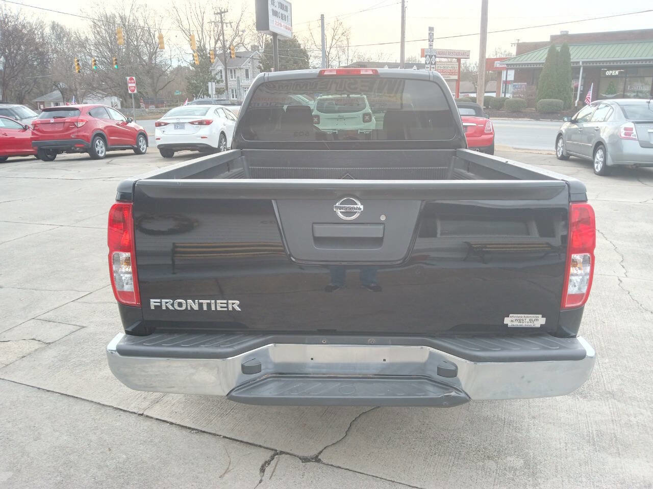 Used 2014 Nissan Frontier S image 5