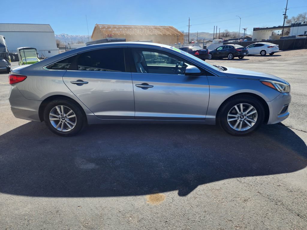 Used 2017 Hyundai Sonata SE FWD image 4