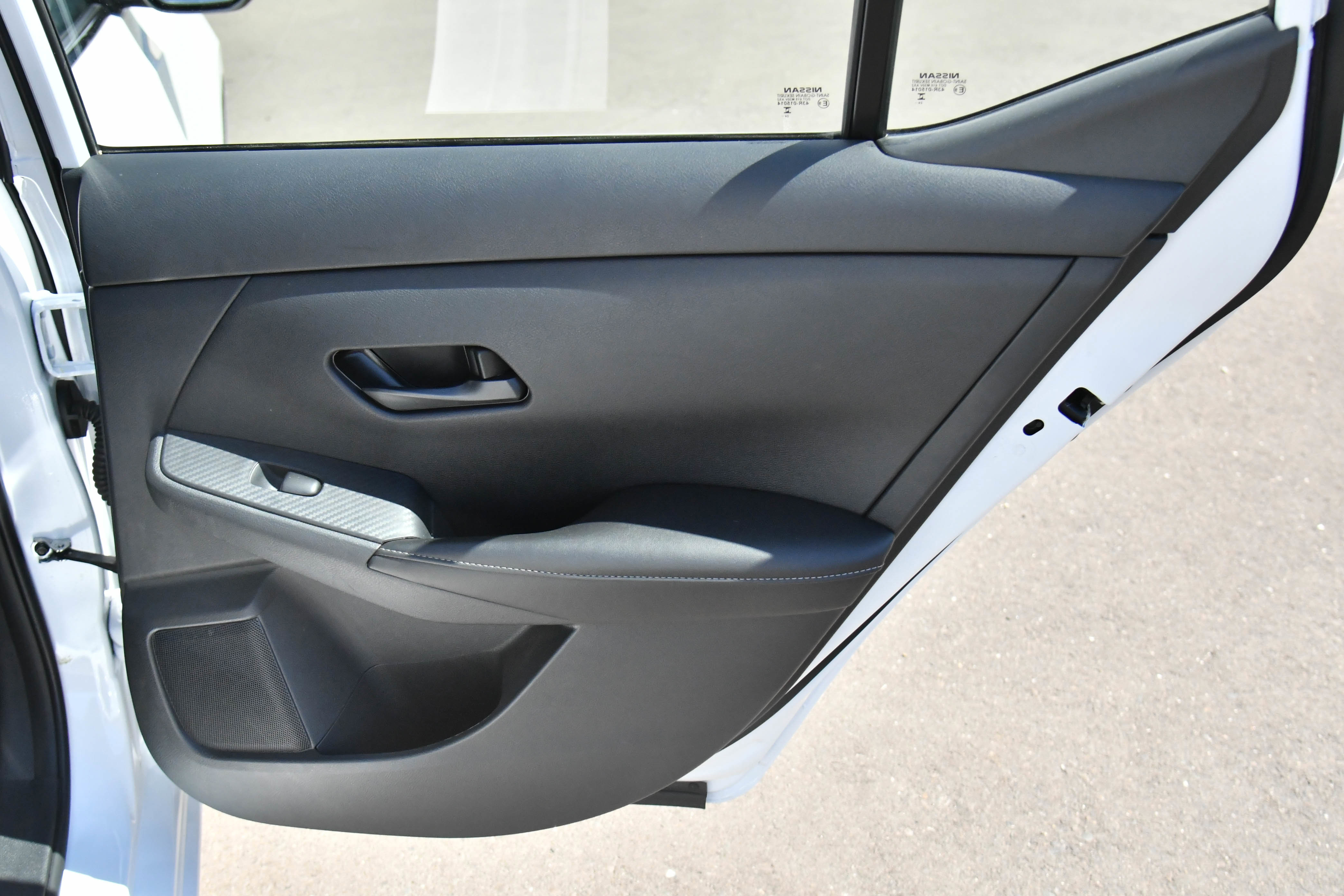 Used 2025 Nissan Sentra SV FWD image 35