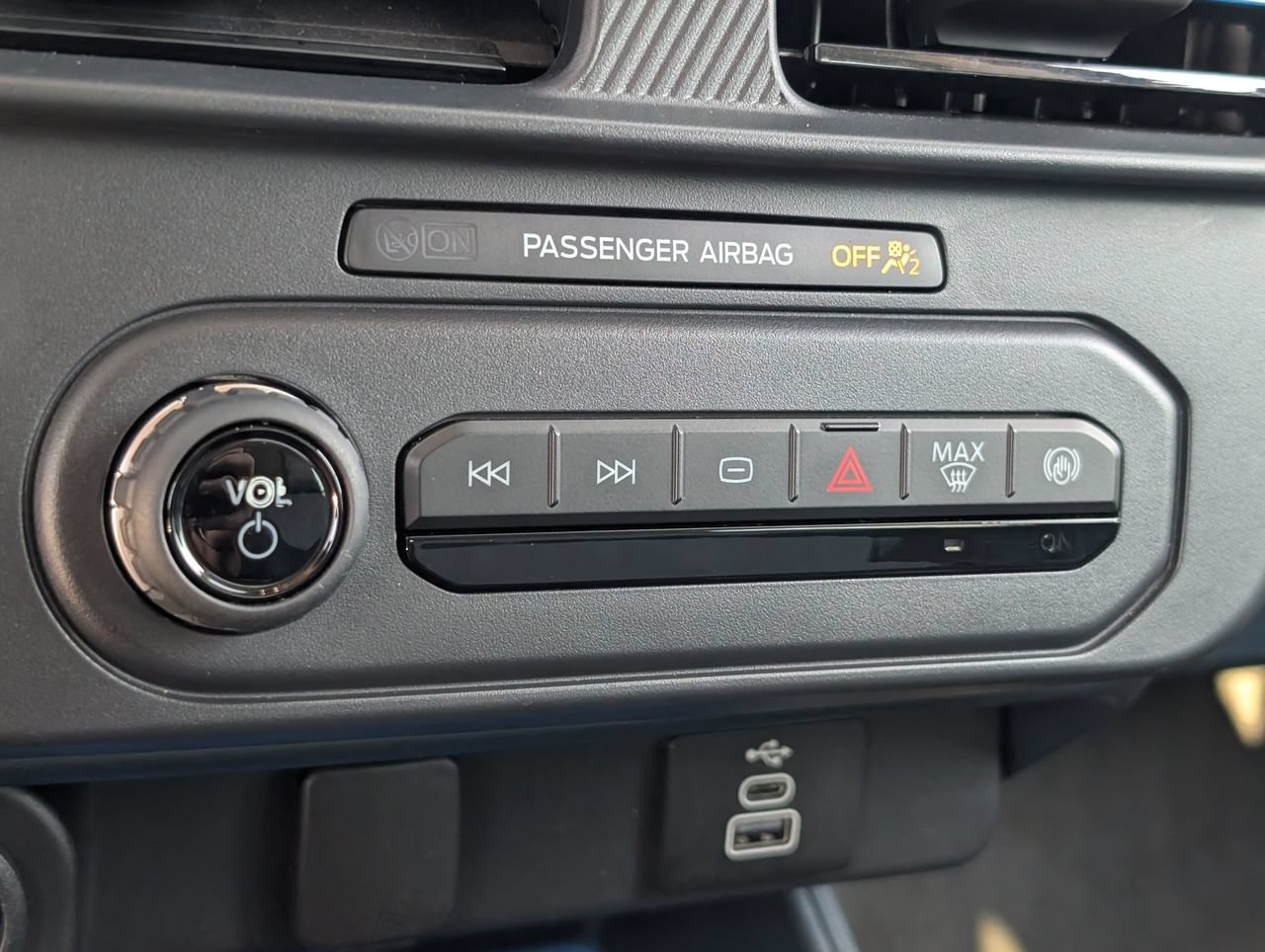 Used 2025 Ford Maverick XLT w/ Equipment Group 302A AWD/4WD image 16