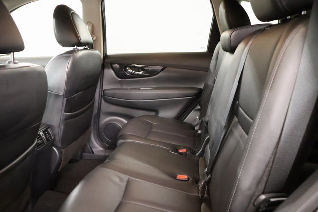 Used 2020 Nissan Rogue SL w/ Premium Package image 28