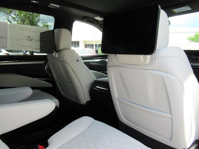 New 2026 Cadillac Escalade ESV Platinum Sport AWD/4WD image 14