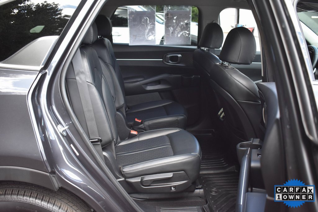 Used 2023 Kia Sorento EX image 29