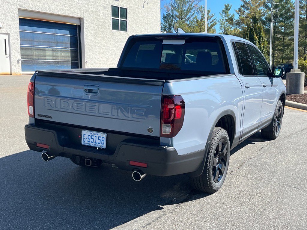 New 2026 Honda Ridgeline Black Edition image 3