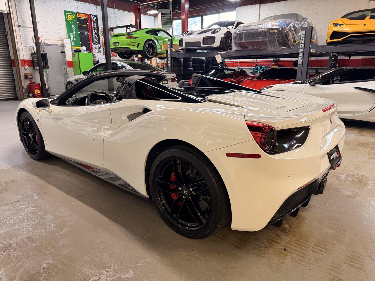 Used 2018 Ferrari 488 Spider RWD image 8