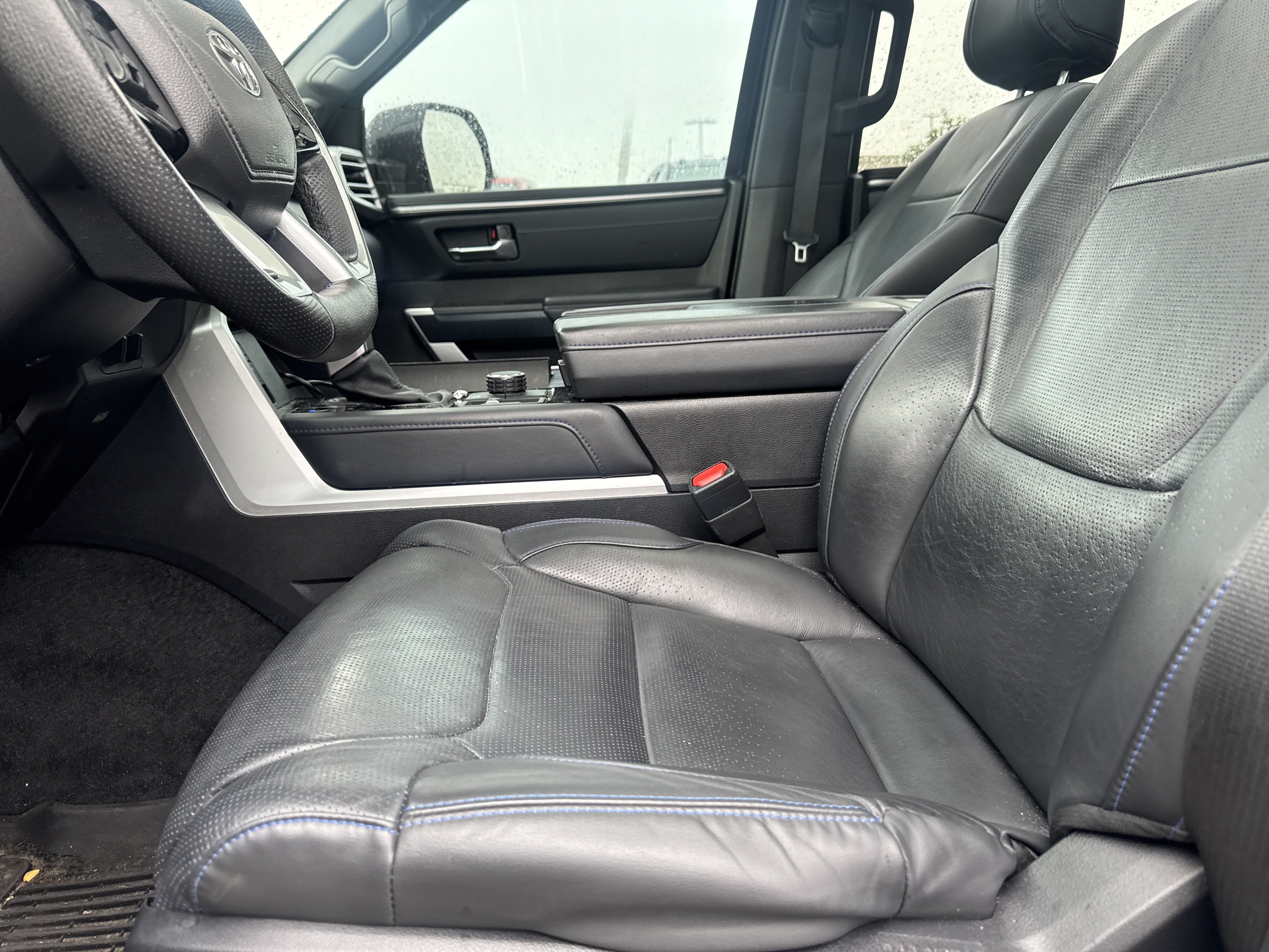 Used 2024 Toyota Sequoia Platinum AWD/4WD image 8