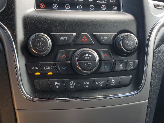 Certified 2020 Jeep Grand Cherokee Laredo RWD image 30