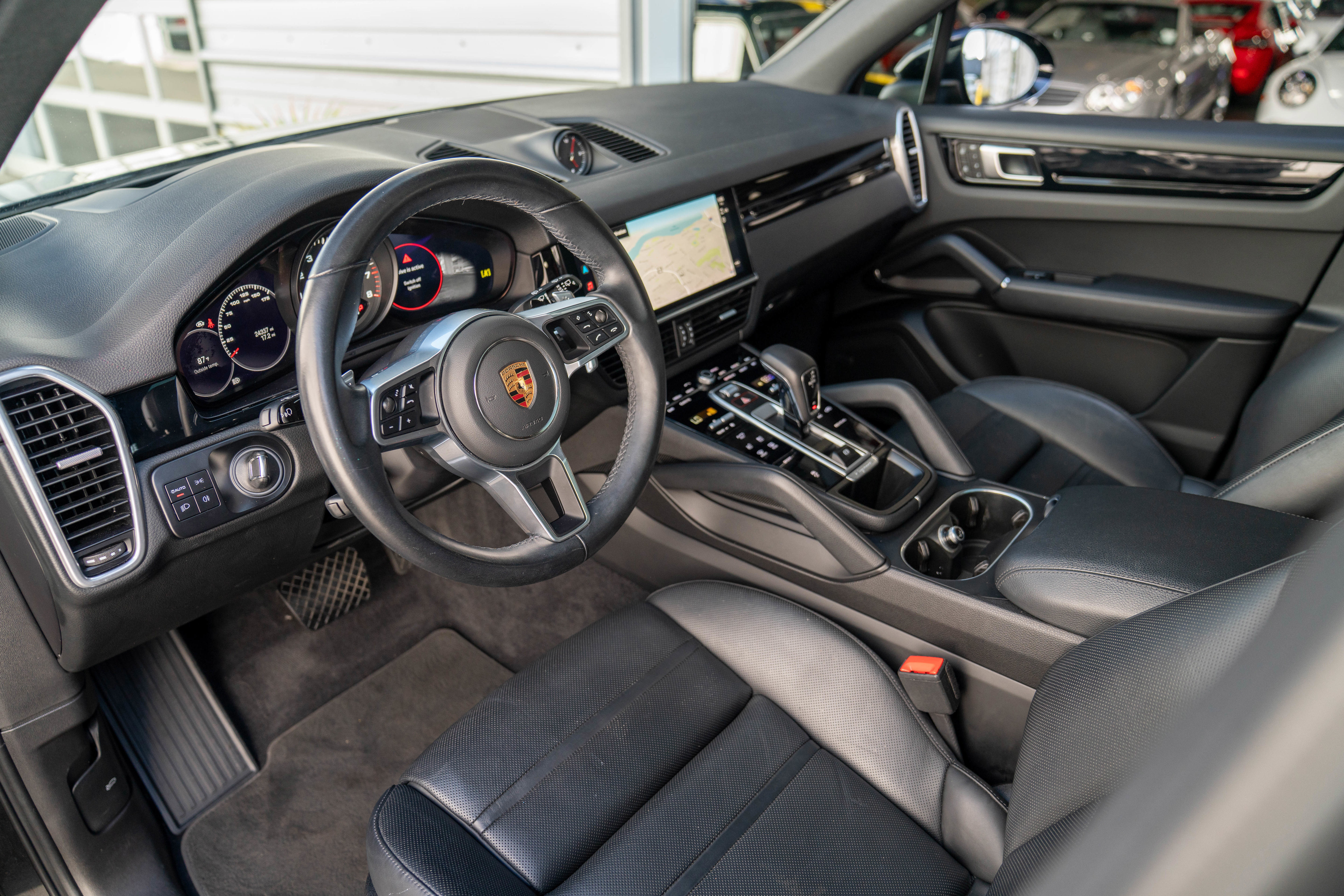 Used 2022 Porsche Cayenne AWD/4WD image 9