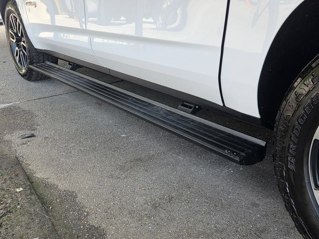 Used 2021 GMC Yukon XL AT4 w/ AT4 Premium Plus Package AWD/4WD image 29
