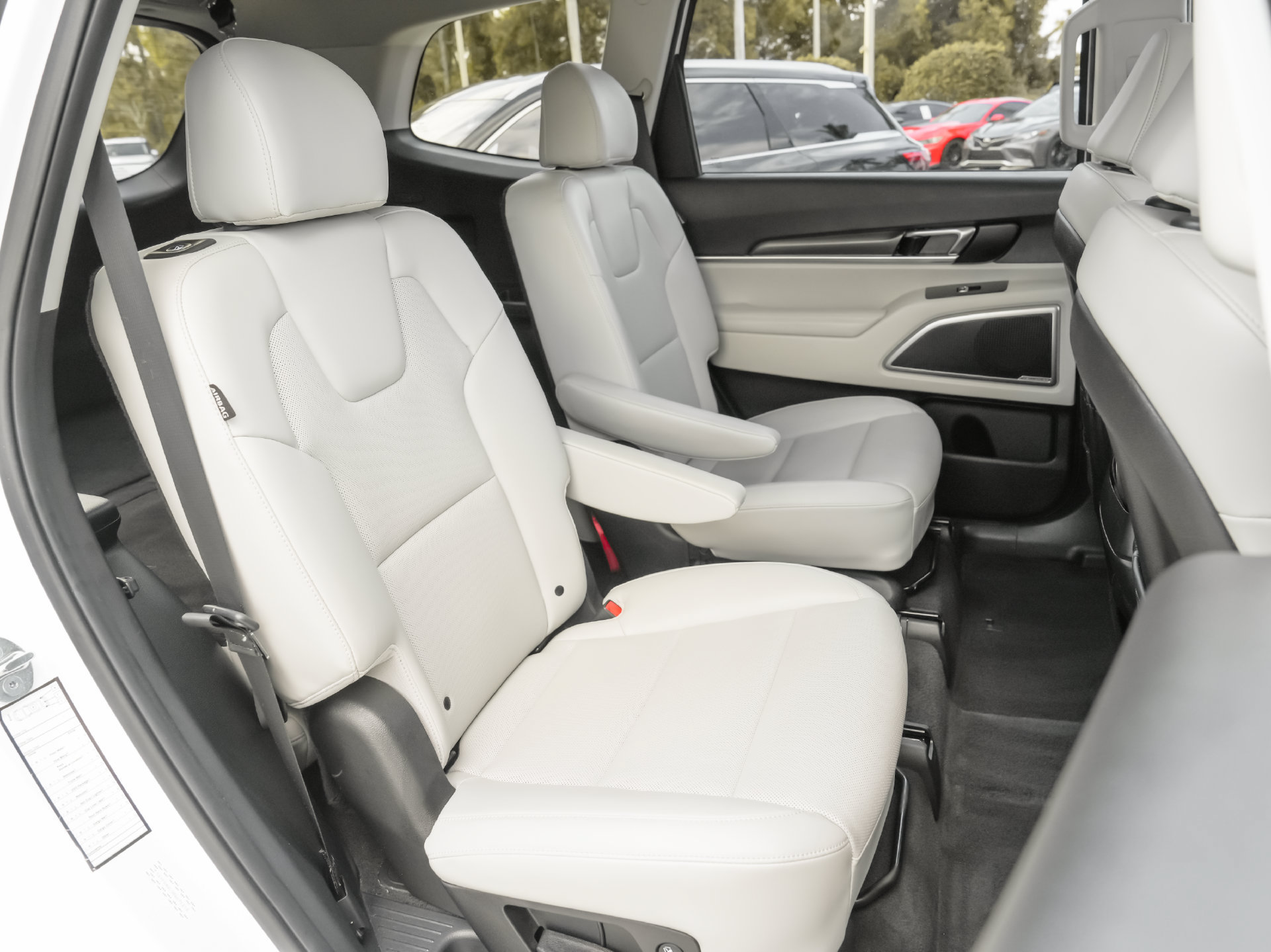 Used 2025 Kia Telluride S FWD image 38