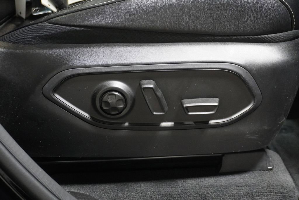 Used 2024 Jeep Grand Cherokee Limited w/ Luxury Tech Group II image 5