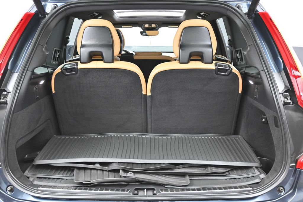 Used 2023 Volvo XC90 B6 Ultimate w/ Protection Package Premier AWD/4WD image 11