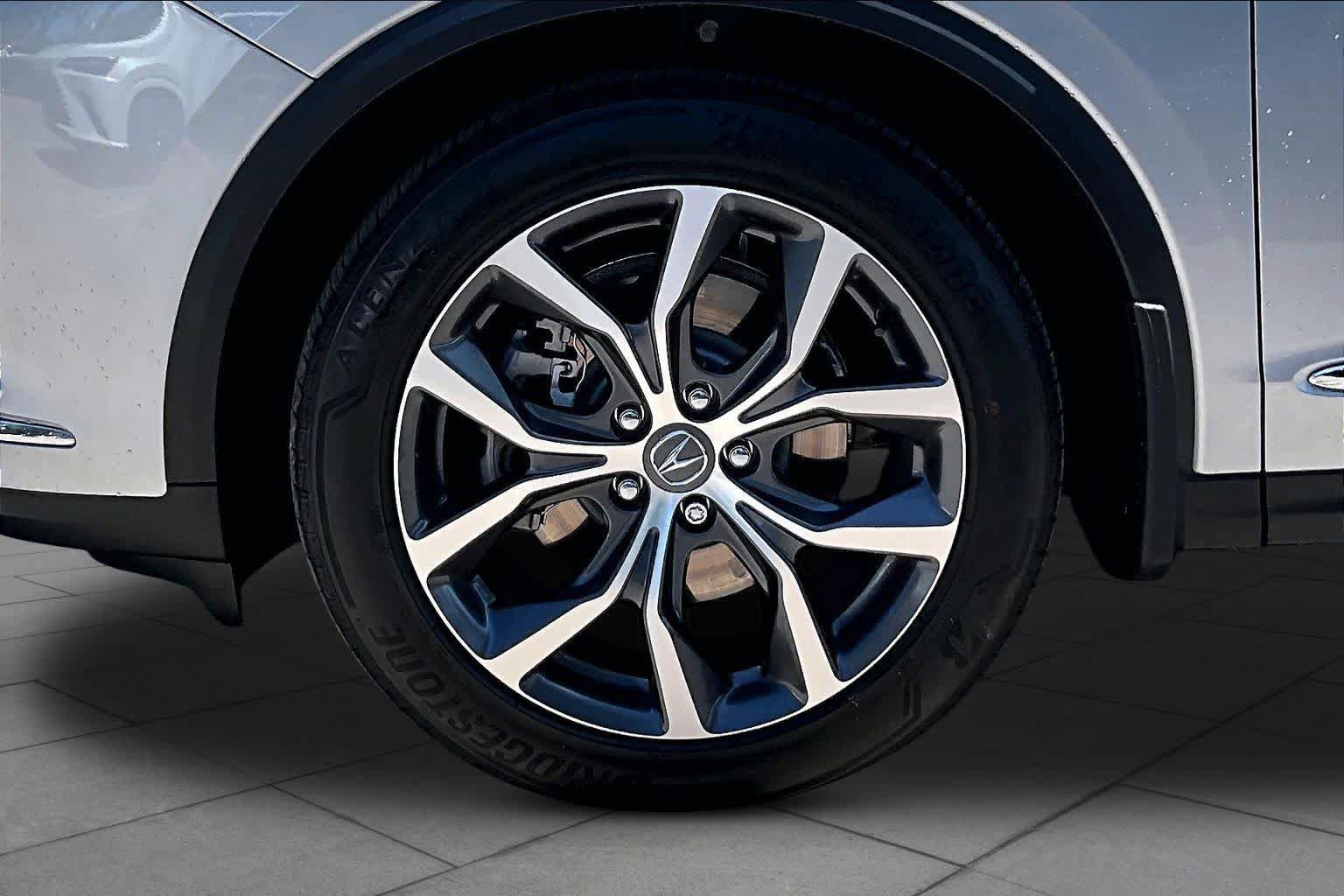 Used 2024 Acura MDX SH-AWD w/ Technology Package image 11