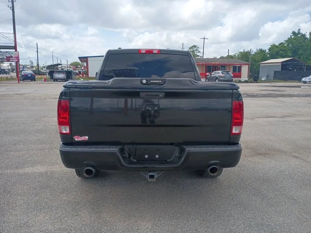 Used 2016 RAM 1500 Express w/ Black Ram 1500 Express Group RWD image 4