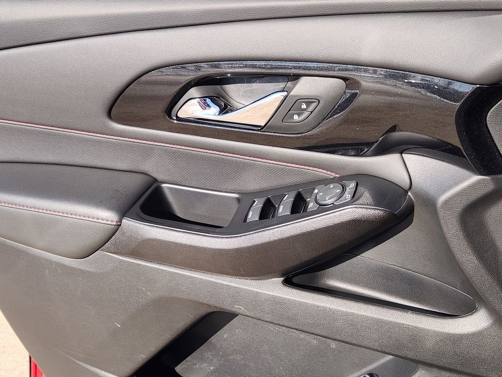 Used 2023 Chevrolet Traverse RS w/ LPO, Floor Liner Package image 28