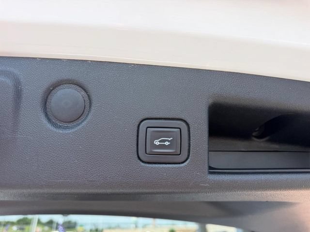 Used 2019 Chevrolet Equinox LT FWD image 8