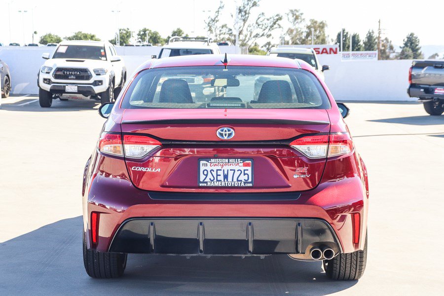 Certified 2025 Toyota Corolla SE w/ SE Premium Package FWD image 6