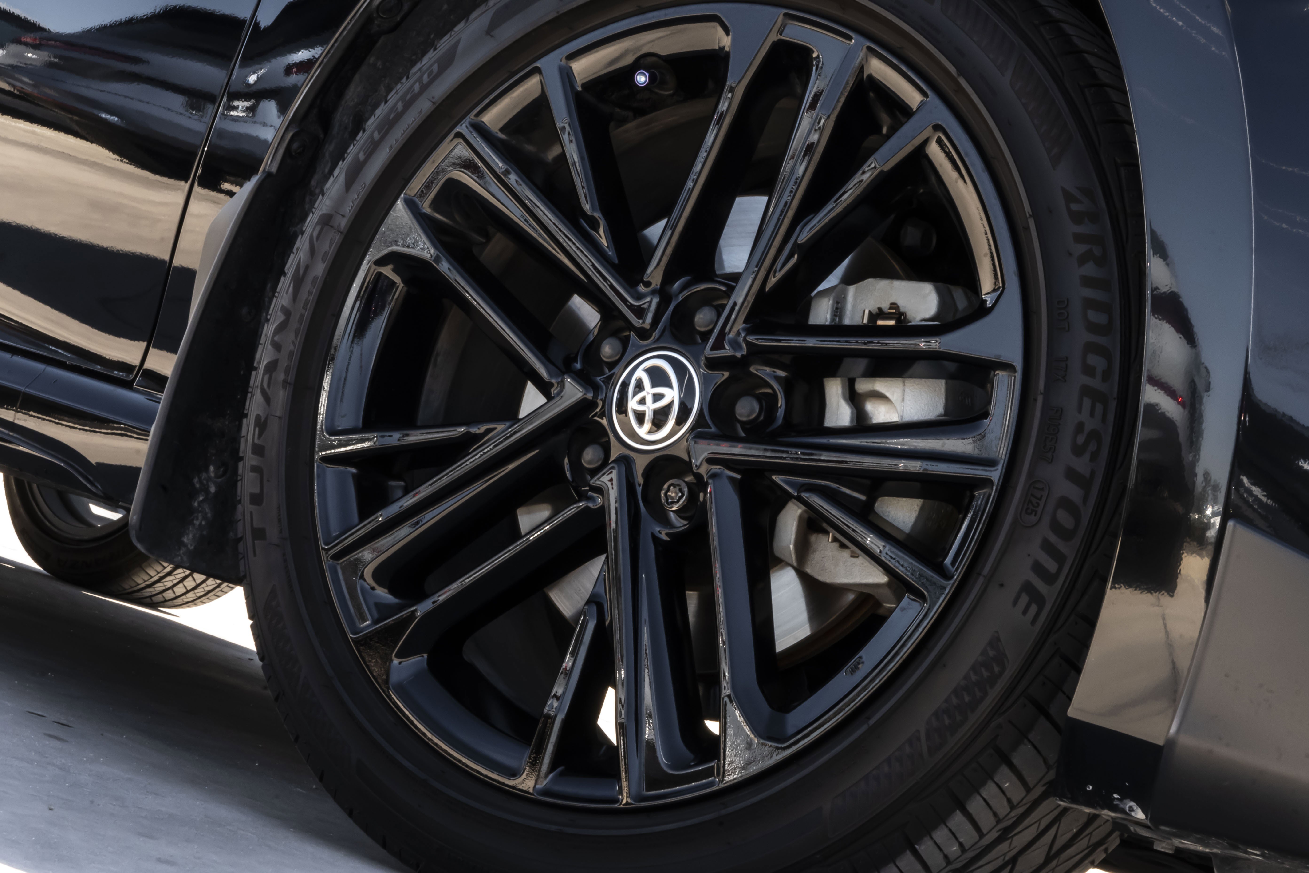 Used 2025 Toyota Camry SE image 8