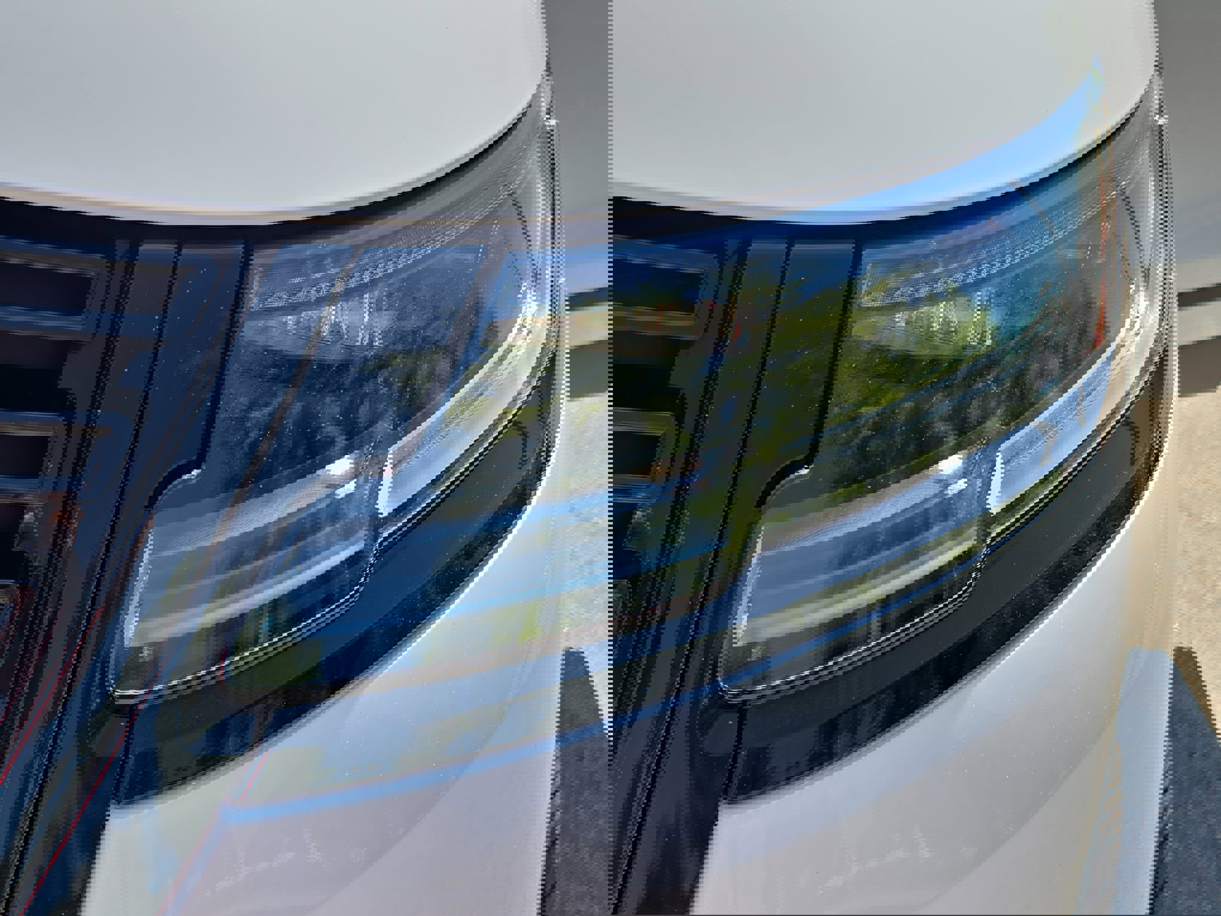 Certified 2025 Land Rover Range Rover Velar S AWD/4WD image 32