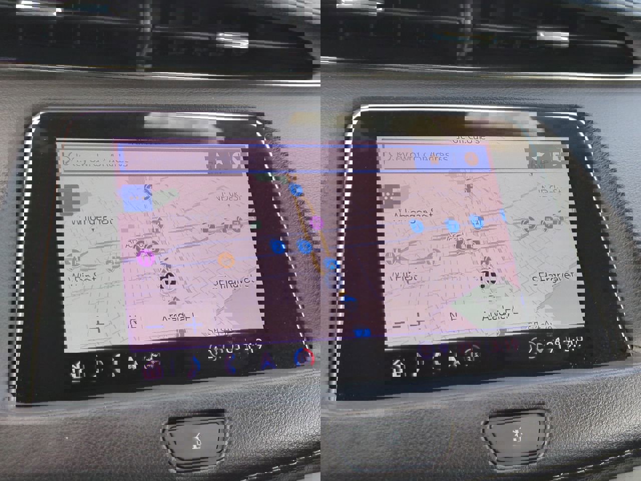 Used 2022 Cadillac XT4 Premium Luxury w/ Technology Package image 18