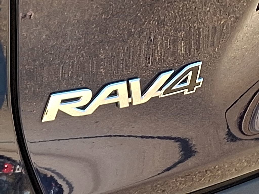 Used 2023 Toyota RAV4 XLE Premium image 36