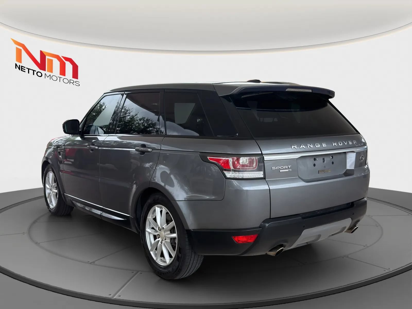 Used 2014 Land Rover Range Rover Sport SE AWD/4WD image 3