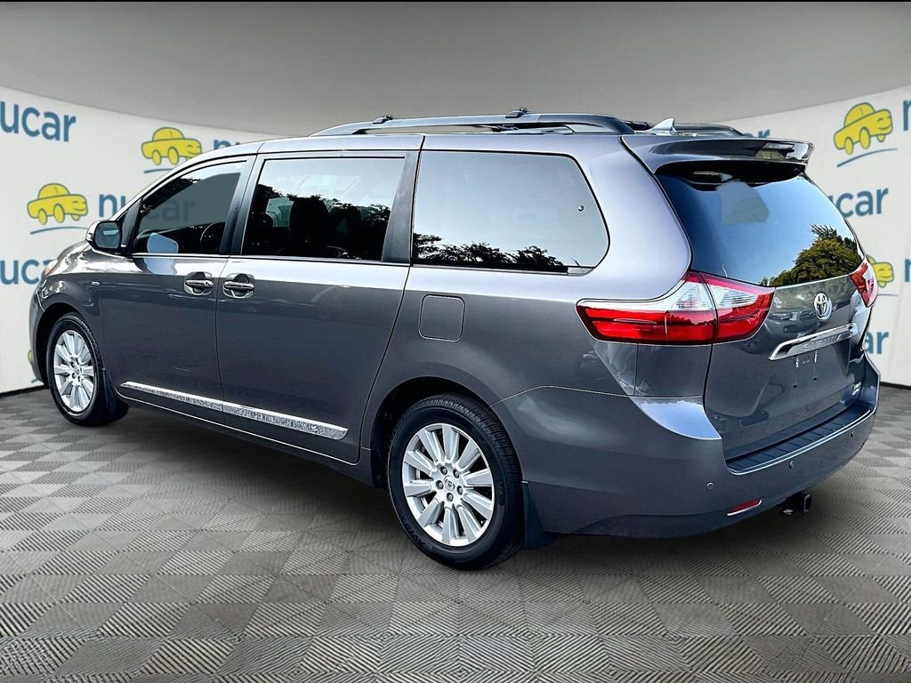Used 2017 Toyota Sienna Limited Premium w/ Preferred Accessory Package AWD/4WD image 5