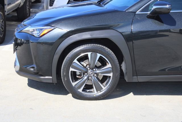 Certified 2020 Lexus UX 200 w/ Accessory Package 2 image 4