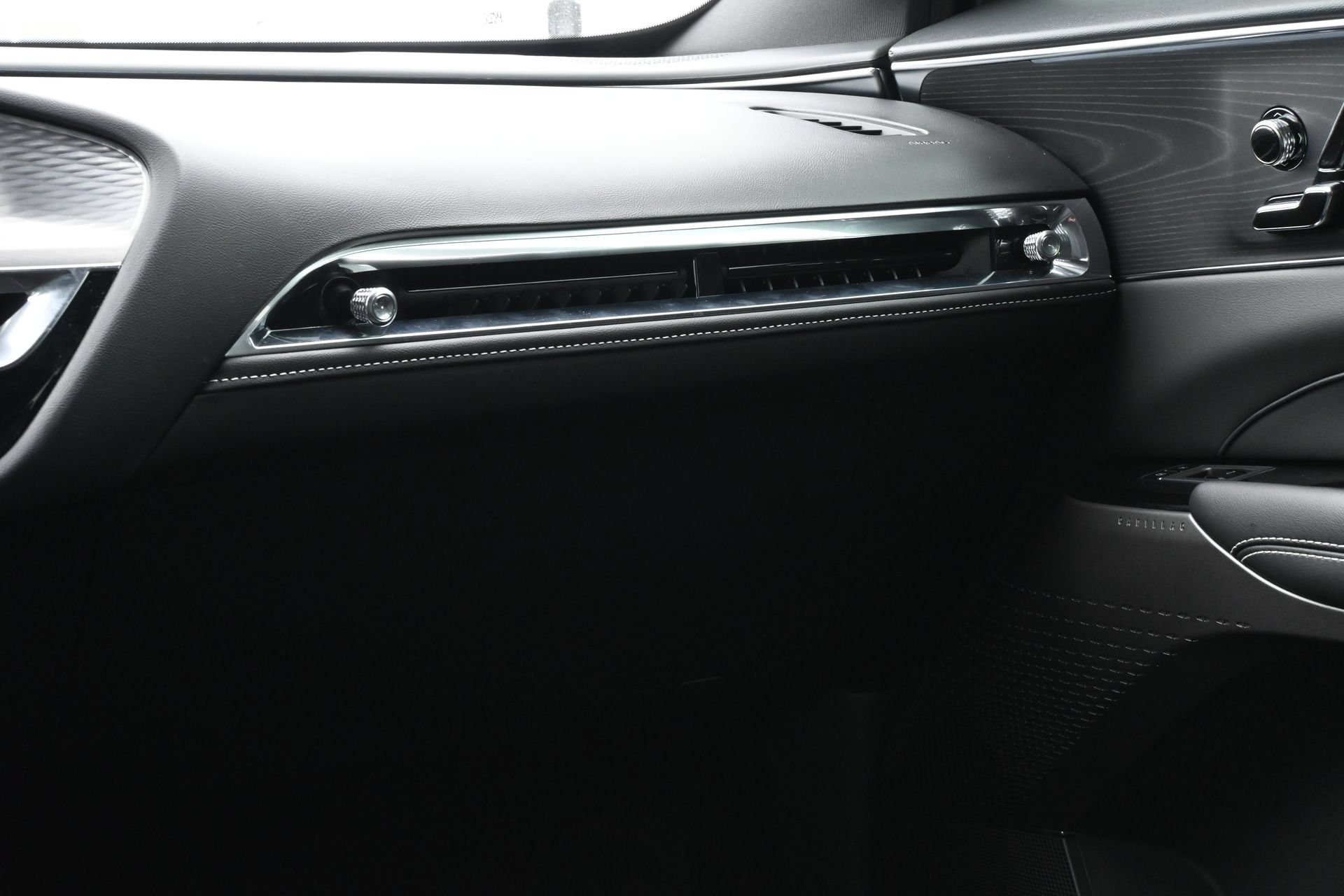 Used 2024 Cadillac Lyriq Luxury RWD image 9