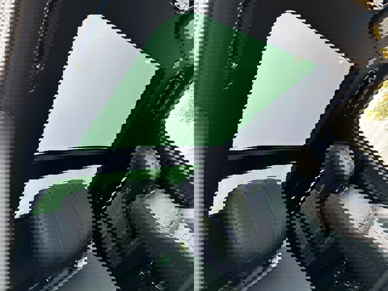 Used 2025 Land Rover Range Rover Long Wheelbase Autobiography image 14