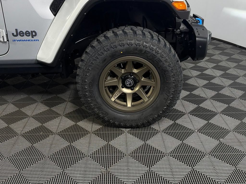 Used 2024 Jeep Wrangler Unlimited Rubicon 4xe AWD/4WD image 14