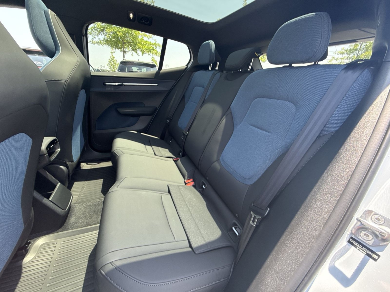 New 2025 Volvo EX30 Ultra w/ Protection Package Premier AWD/4WD image 33