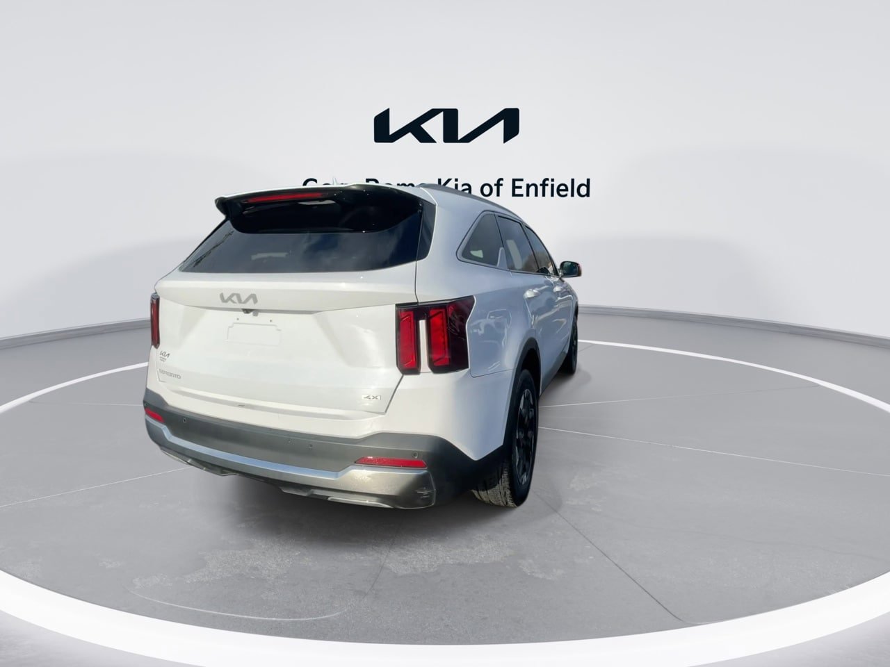 Used 2024 Kia Sorento S image 8