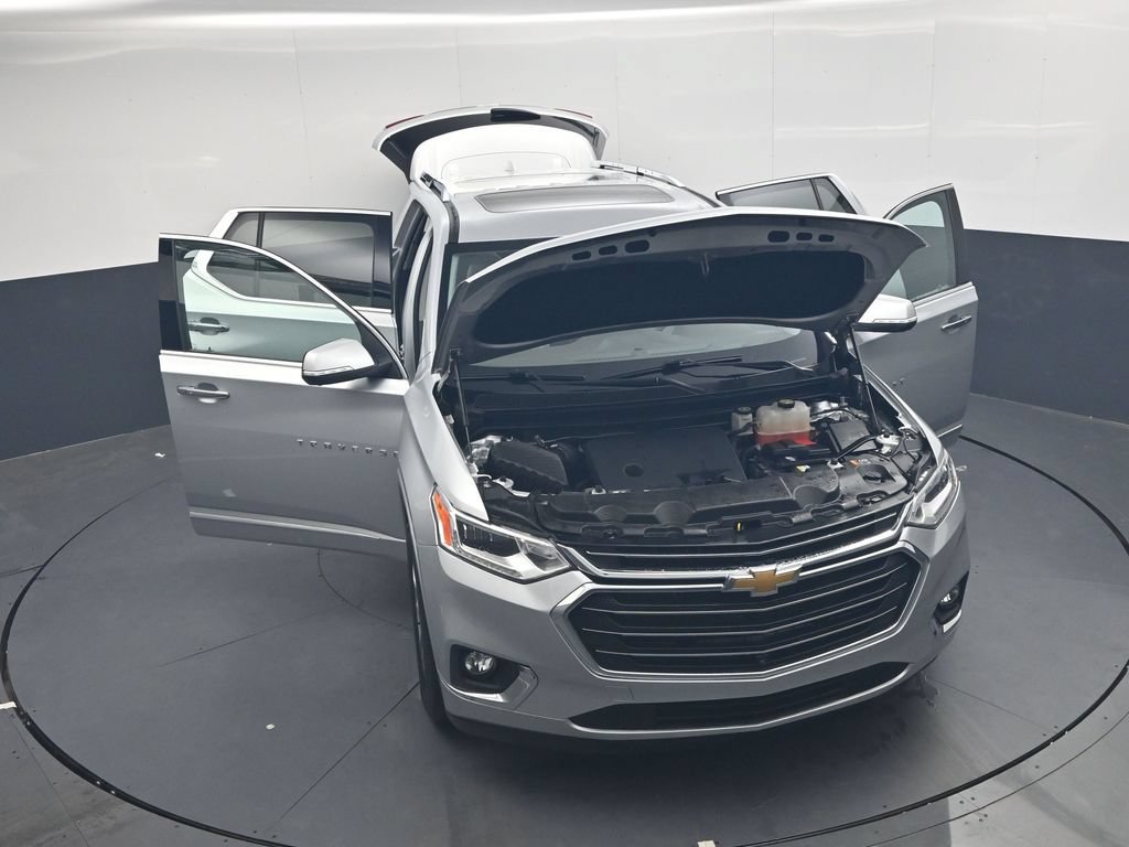 Used 2021 Chevrolet Traverse Premier FWD image 41