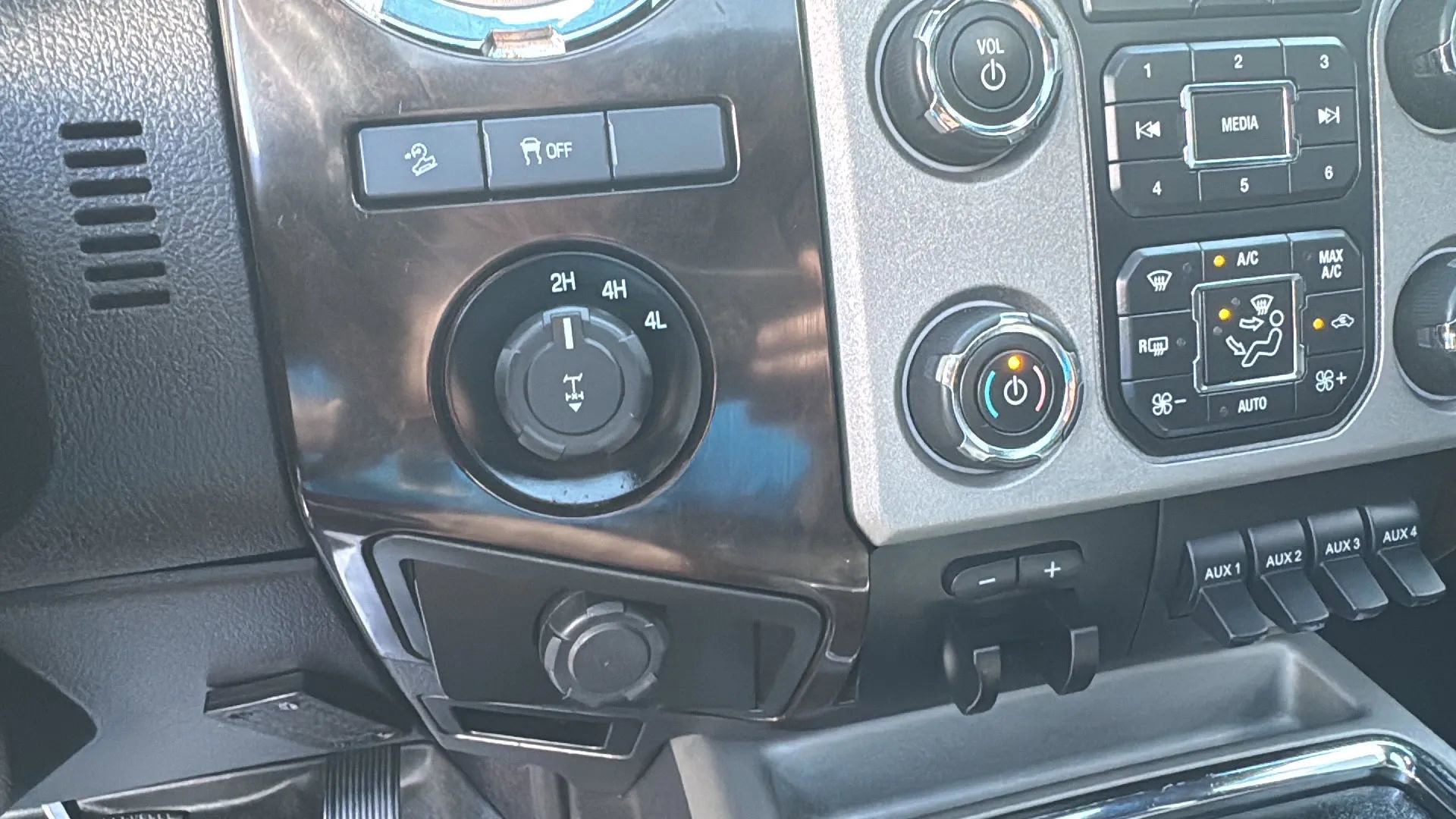 Used 2016 Ford F250 Platinum w/ FX4 Off-Road Package image 20