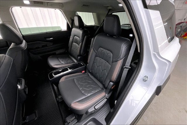 Used 2026 Nissan Pathfinder Platinum AWD/4WD image 20