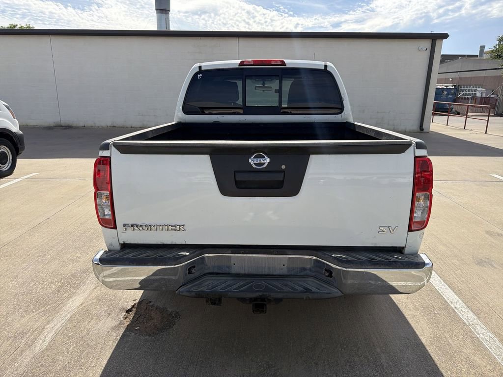 Used 2018 Nissan Frontier SV RWD image 3