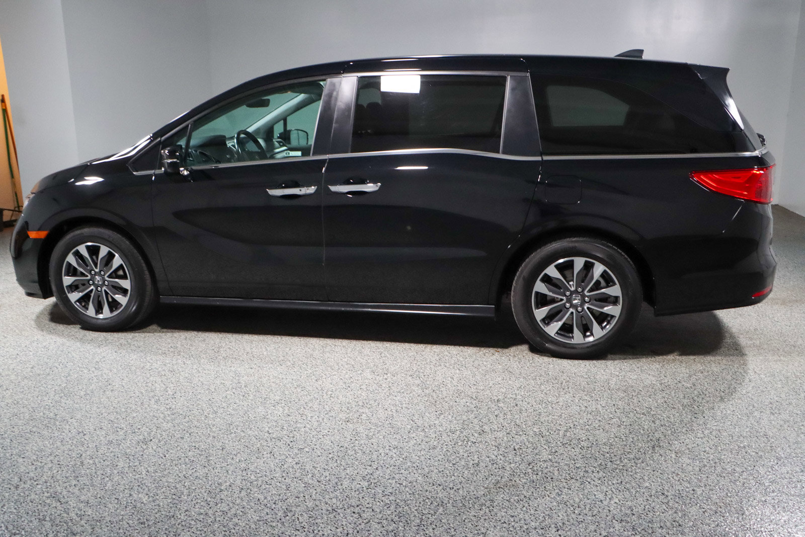Used 2024 Honda Odyssey EX-L image 10