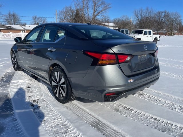 Used 2021 Nissan Altima 2.5 SV image 2