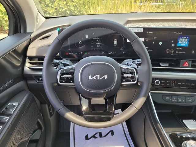 New 2026 Kia Carnival SX w/ SX Dark Edition Package FWD image 12