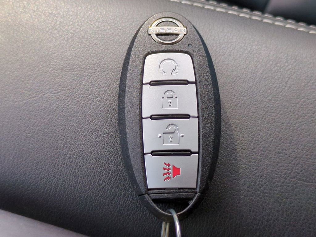 Certified 2024 Nissan Murano SV w/ SV Midnight Edition Package image 30