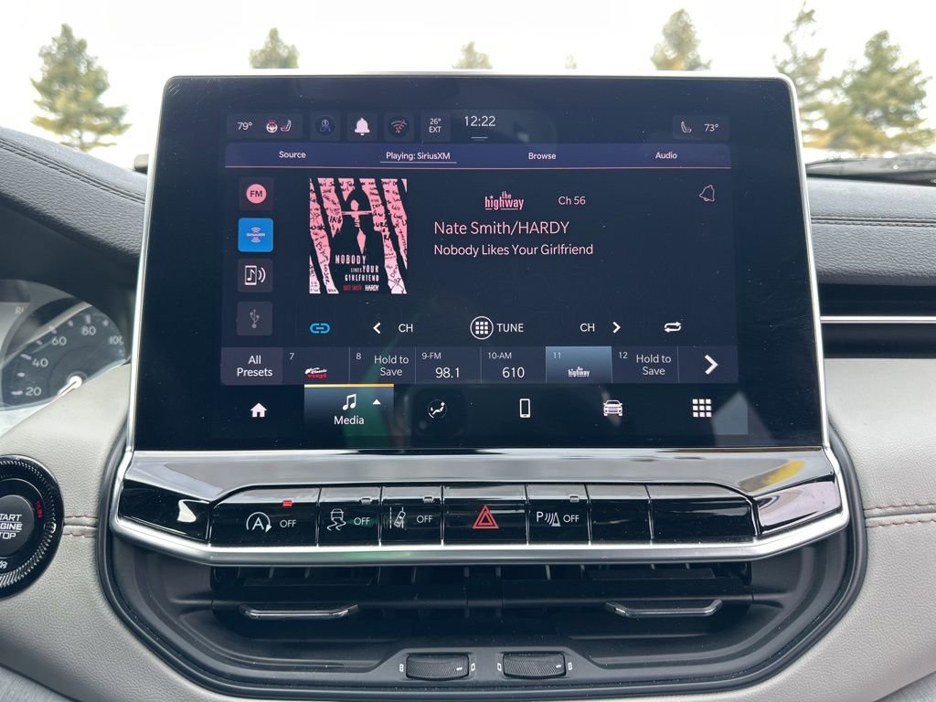 Used 2025 Jeep Compass Limited image 31