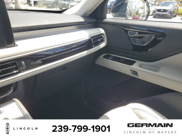 New 2025 Lincoln Aviator AWD image 33