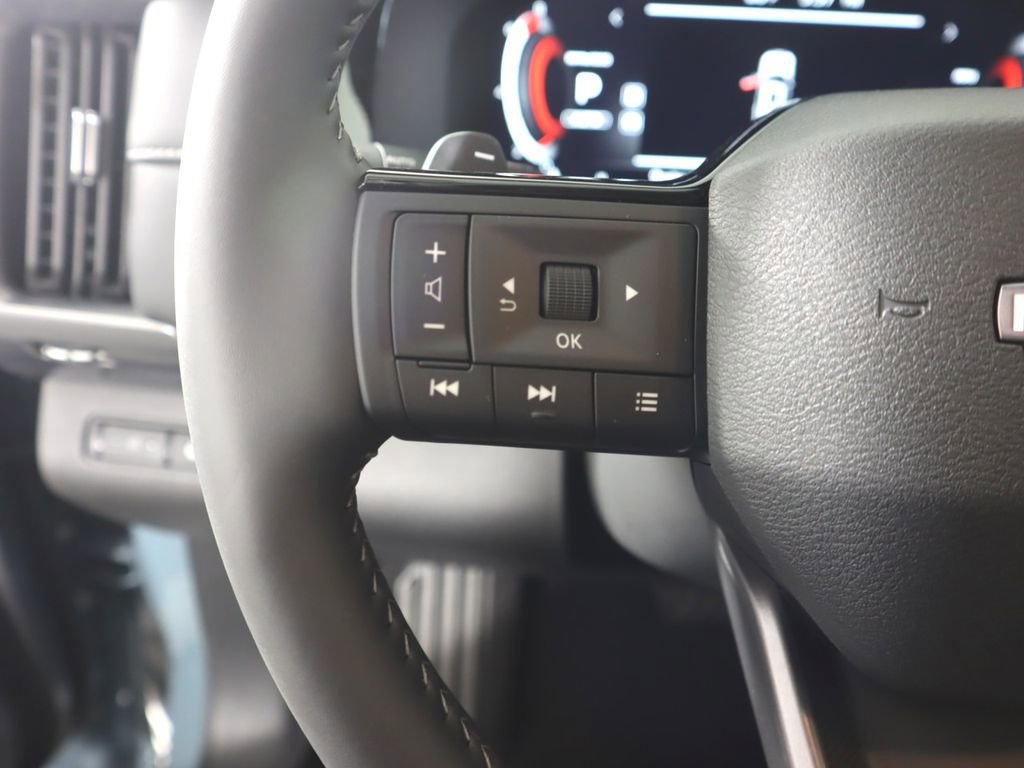 New 2026 Nissan Pathfinder SL image 17