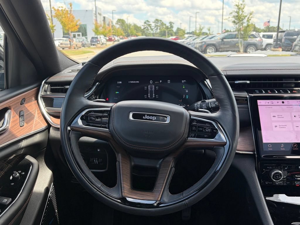 Used 2024 Jeep Grand Cherokee Summit AWD/4WD image 22