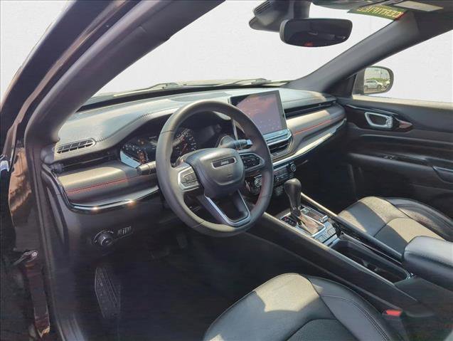 Used 2024 Jeep Compass Trailhawk image 8